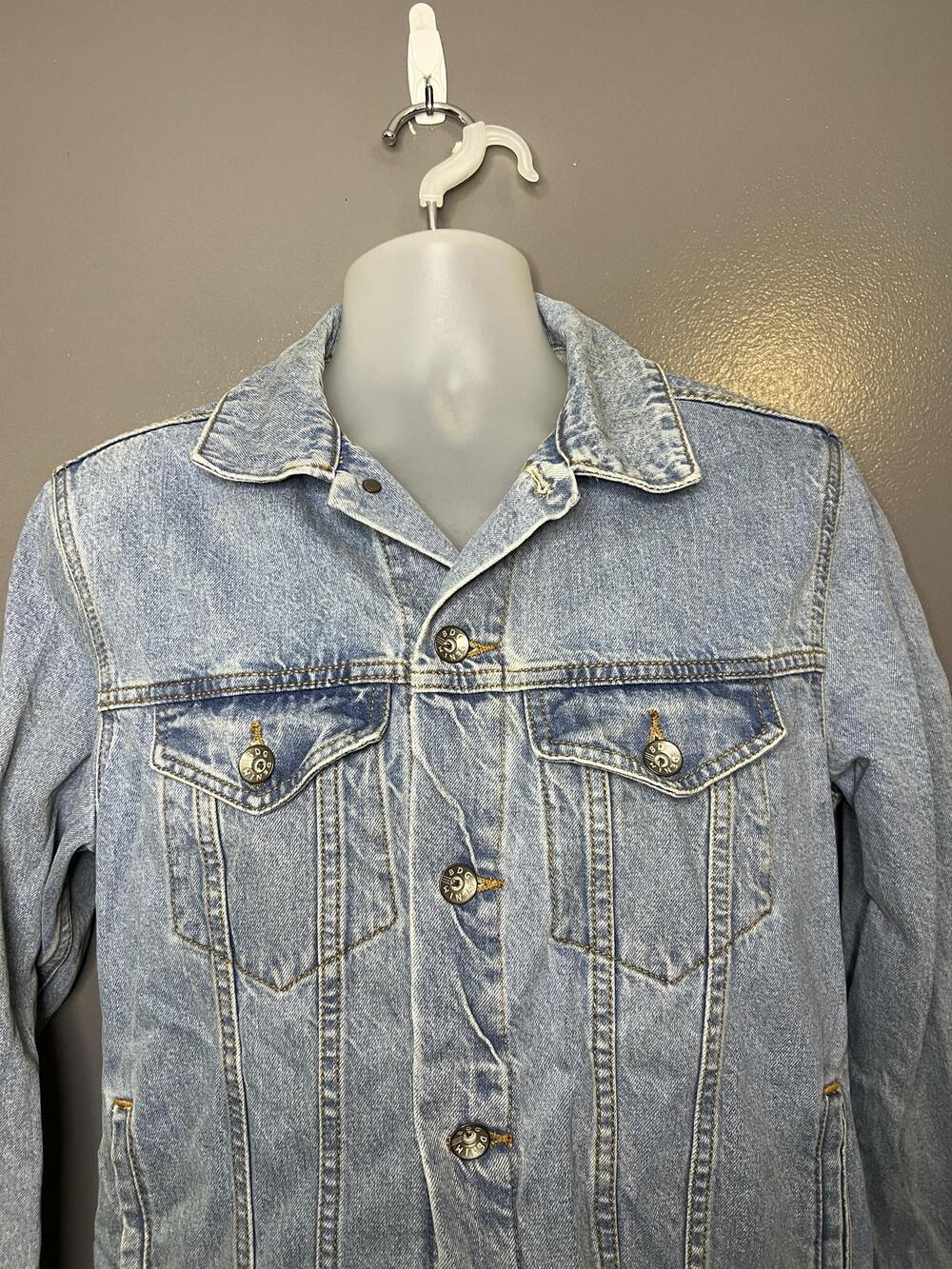 BDG Jacket Mens Small Light Wash Blue Denim Button Front Trucker Biker